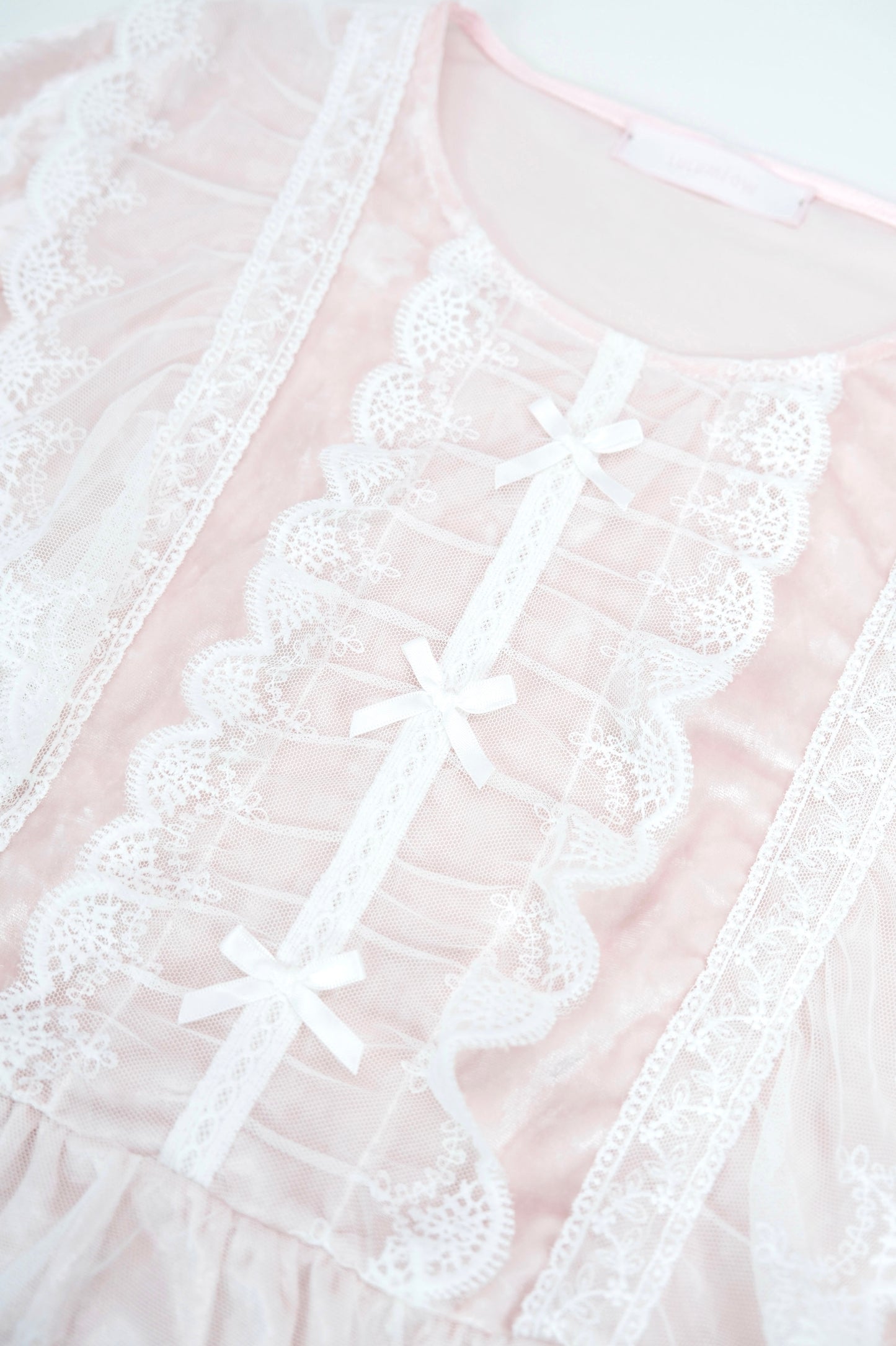 Bow-Detailed Lace Thermal