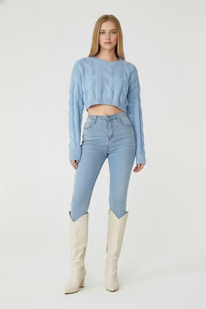 Loose Round-Neck Cable Knit Cropped Sweater
