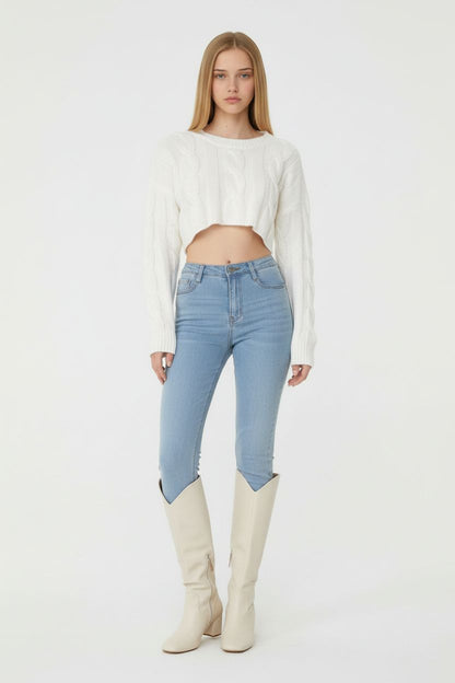 Loose Round-Neck Cable Knit Cropped Sweater